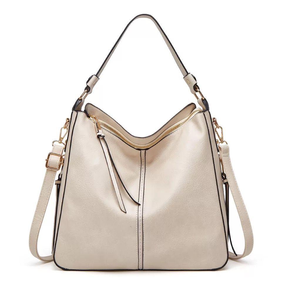 Classic Leather Shoulder Bag Sleek Gold Details